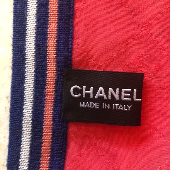 Chanel authentic Print red multicolor silk scarf - Picture 7 of 14